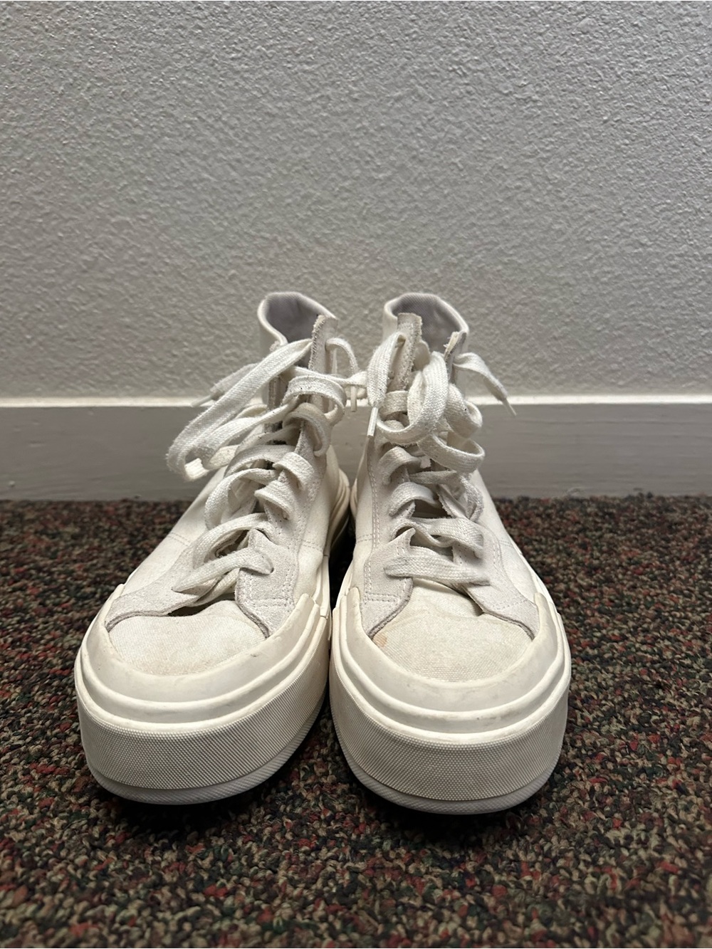 Converse High Top Platform Shoes. Size 9. - Picture 3 of 14
